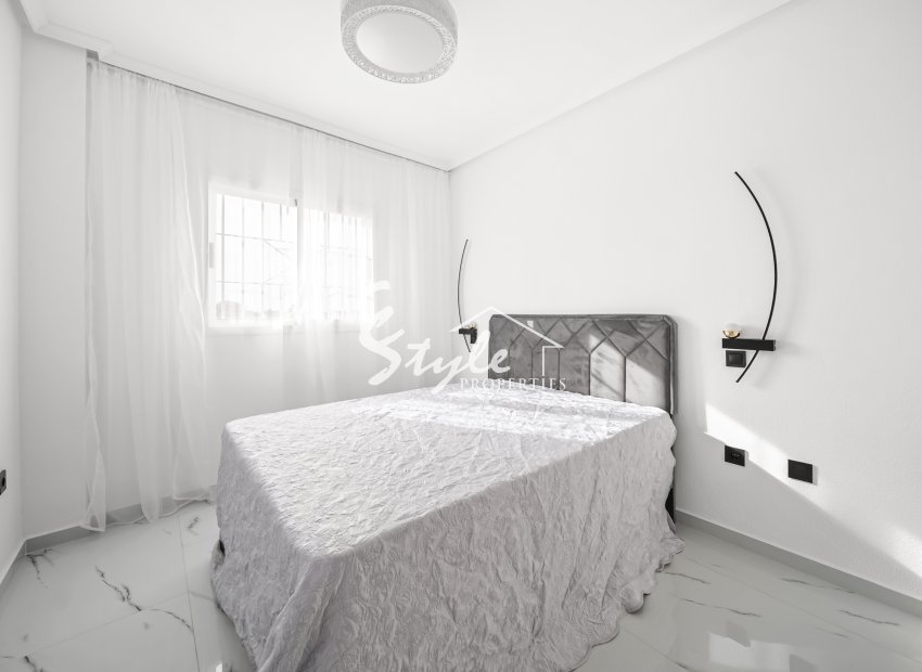 Resale - Apartamento - Orihuela Costa  - Playa Flamenca