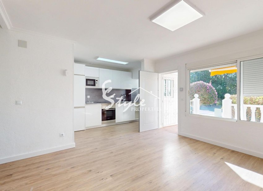 Resale - Apartamento - Orihuela-Costa - Villamartín-Las Filipinas