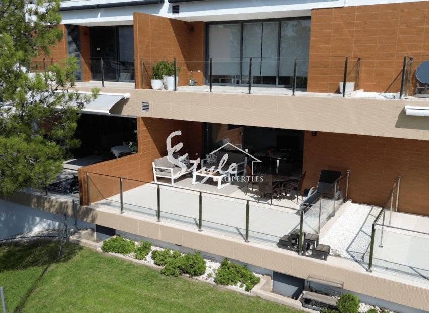 Resale - Apartamento - Orihuela Costa  - Villamartin