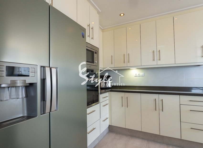 Resale - Apartamento - Orihuela-Costa - Villamartin