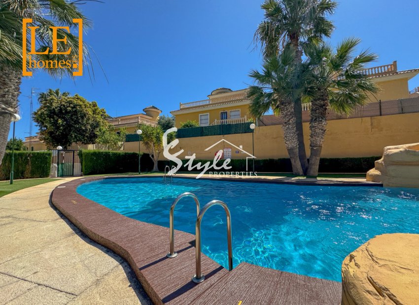 Resale - Apartamento - Orihuela-Costa - Villamartin