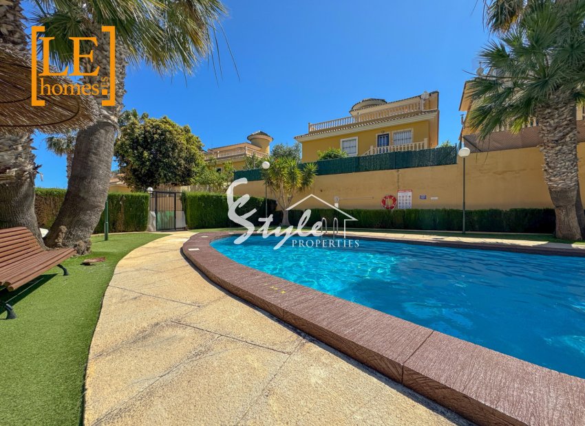 Resale - Apartamento - Orihuela-Costa - Villamartin
