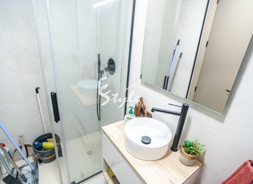 Resale - Apartamento - Torrevieja - Acequion