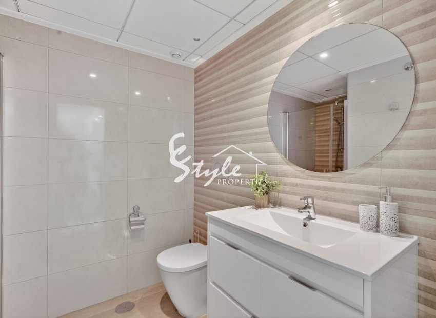 Resale - Apartamento - Torrevieja - Aguas Nuevas