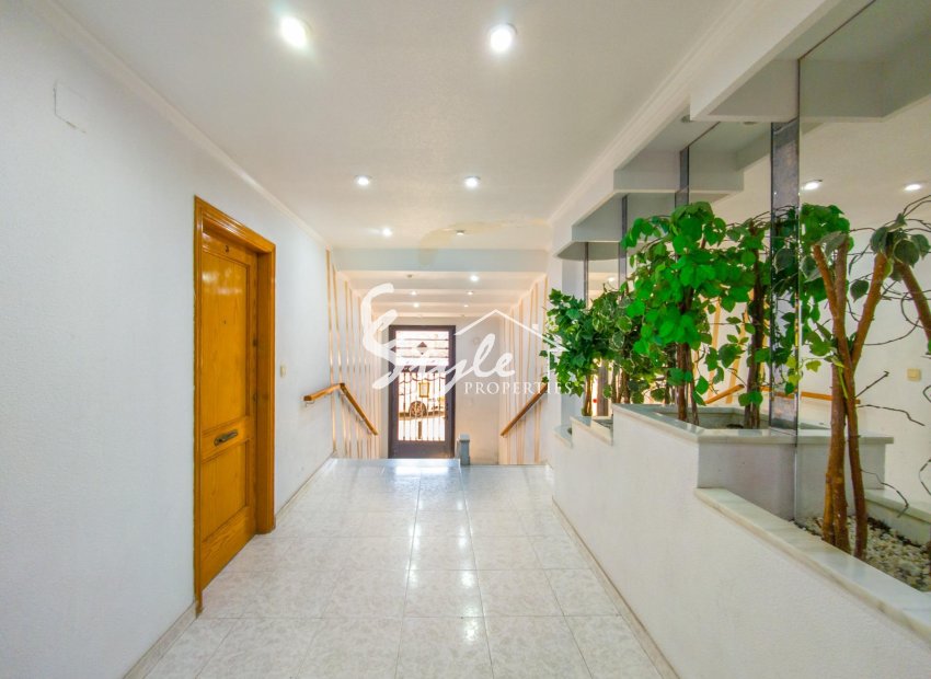 Resale - Apartamento - Torrevieja - Estacion de autobuses