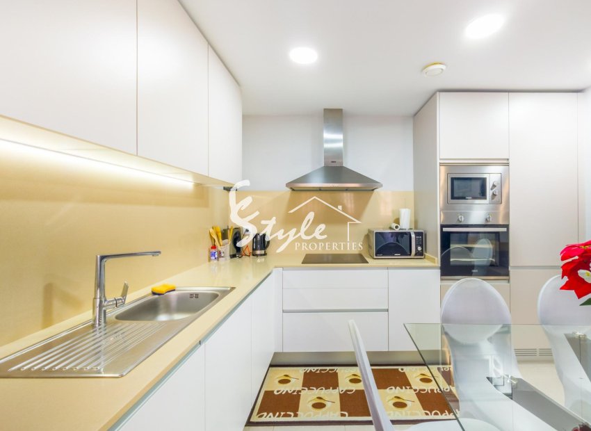 Resale - Apartamento - Torrevieja - Estacion de autobuses