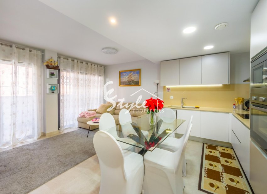 Resale - Apartamento - Torrevieja - Estacion de autobuses