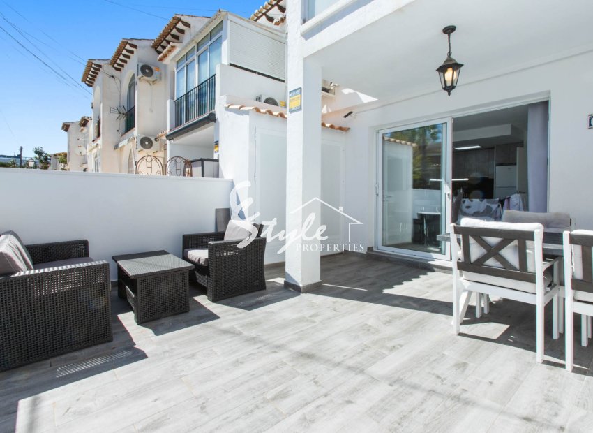 Resale - Apartamento - Torrevieja - Lago Jardin