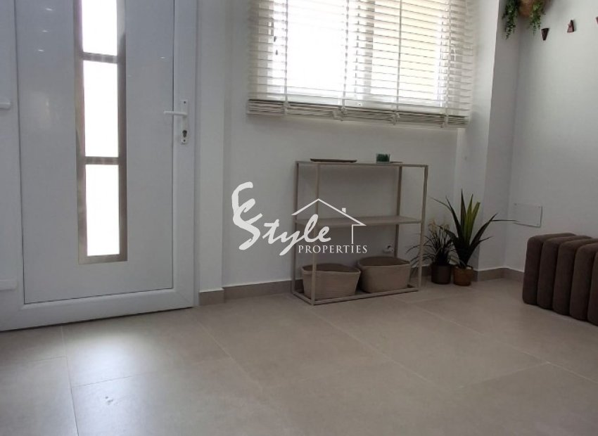 Resale - Apartamento - Torrevieja - Playa Acequion