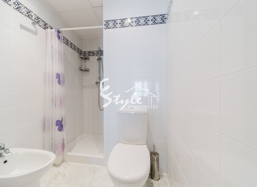 Resale - Apartamento - Torrevieja - Playa de los Locos