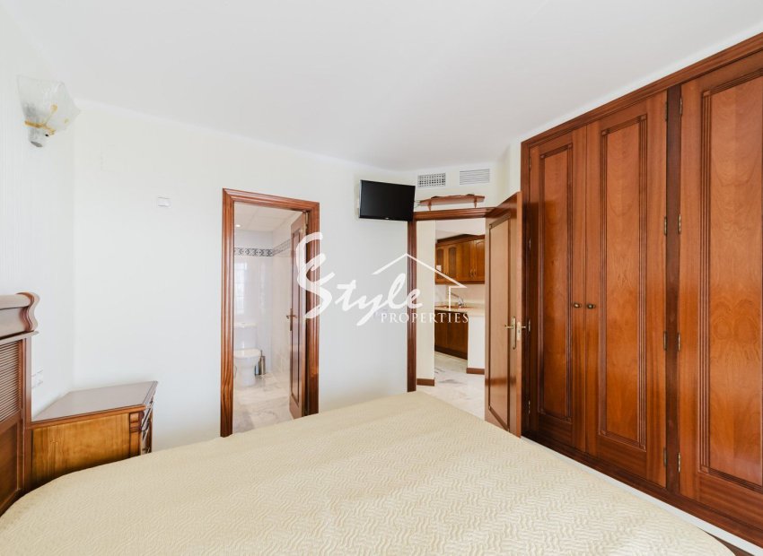 Resale - Apartamento - Torrevieja - Playa de los Locos