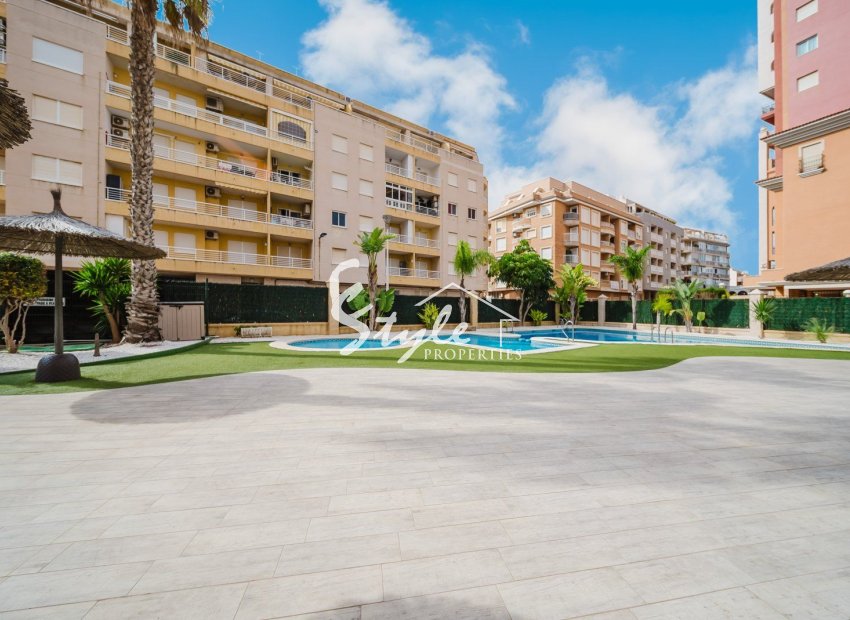 Resale - Apartamento - Torrevieja - Playa de los Locos