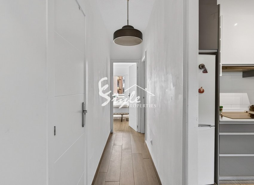 Resale - Apartamento - Torrevieja - Playa de los Locos