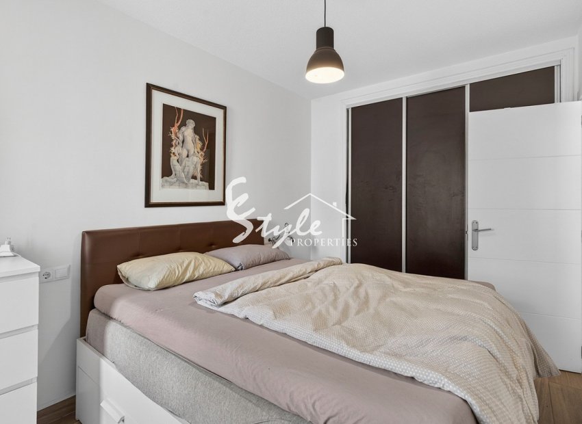 Resale - Apartamento - Torrevieja - Playa de los Locos