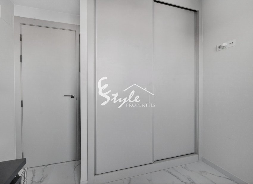 Resale - Apartamento - Torrevieja - Playa de los Locos