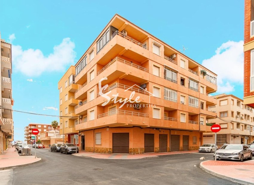 Resale - Apartamento - Torrevieja - Playa de los Naufragos