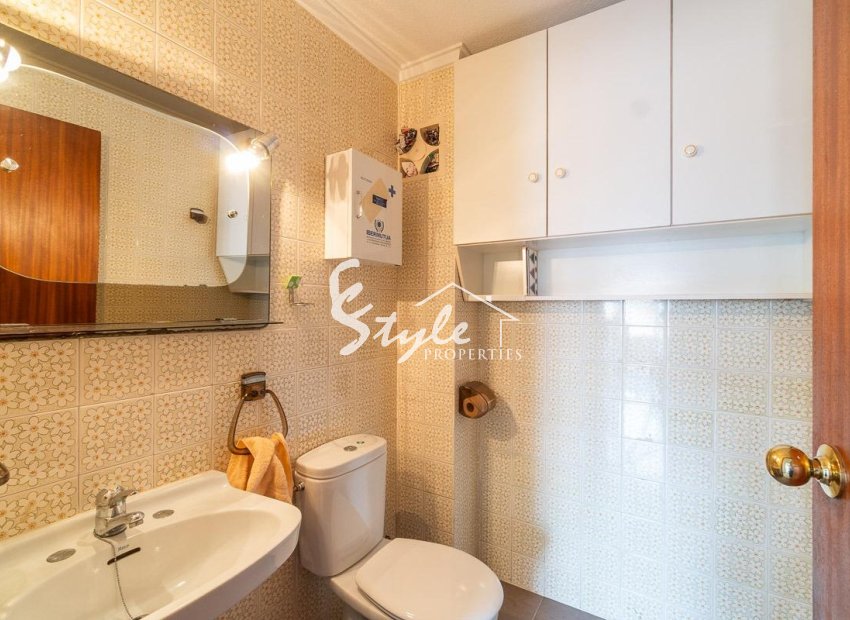 Resale - Apartamento - Torrevieja - Playa de los Naufragos