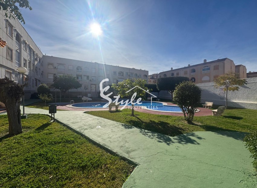 Resale - Apartamento - Torrevieja - Playa del Acequión