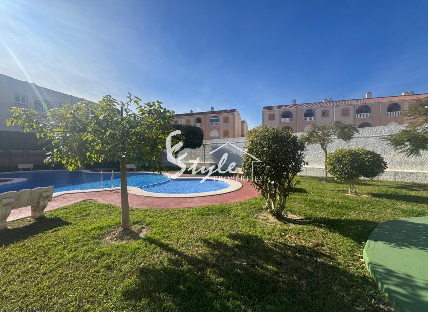 Resale - Apartamento - Torrevieja - Playa del Acequión