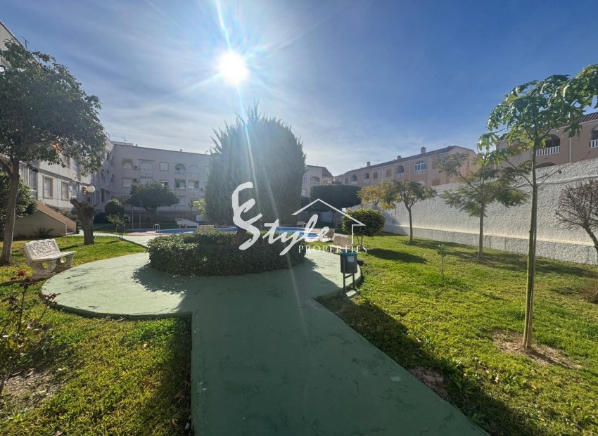 Resale - Apartamento - Torrevieja - Playa del Acequión