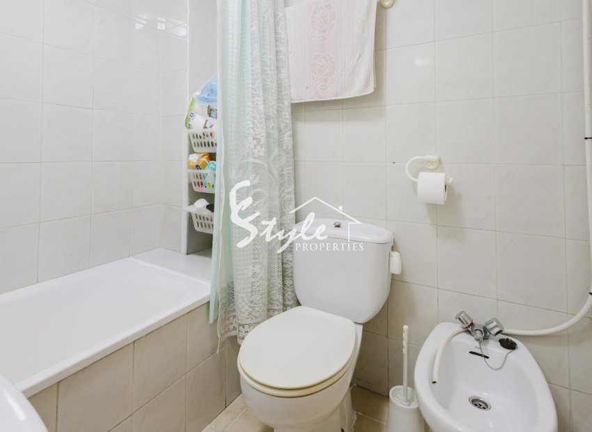 Resale - Apartamento - Torrevieja - Playa del Acequión