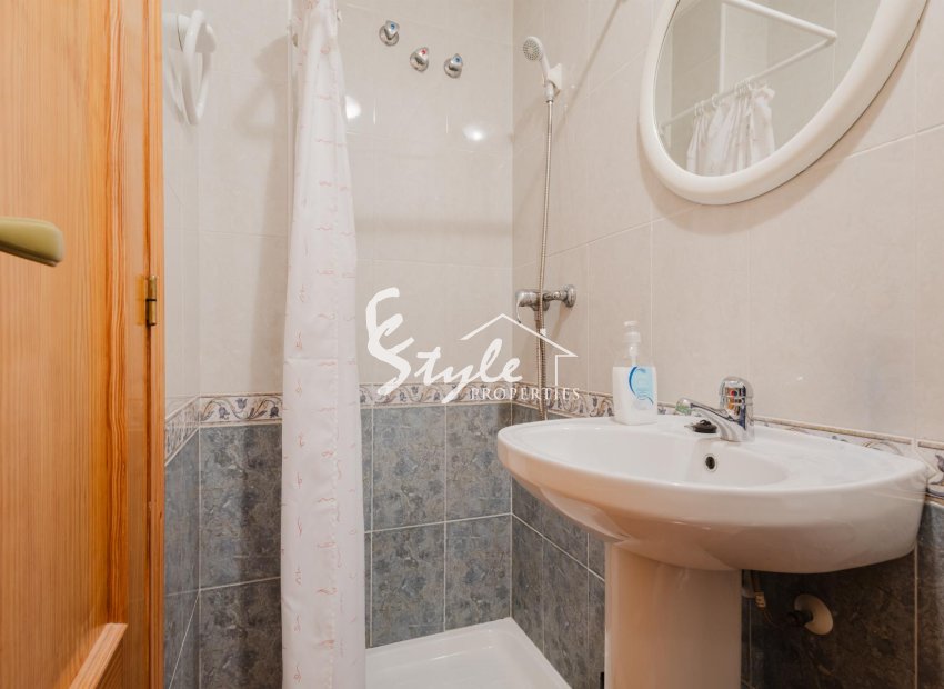 Resale - Apartamento - Torrevieja - Playa del Acequión