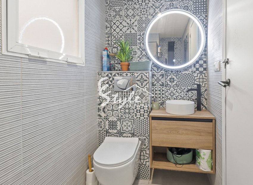 Resale - Apartamento - Torrevieja - Playa del Cura