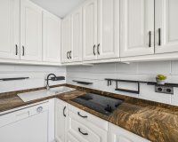 Resale - Apartamento - Torrevieja - Puerto