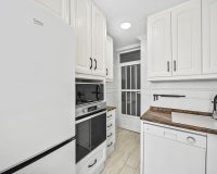 Resale - Apartamento - Torrevieja - Puerto