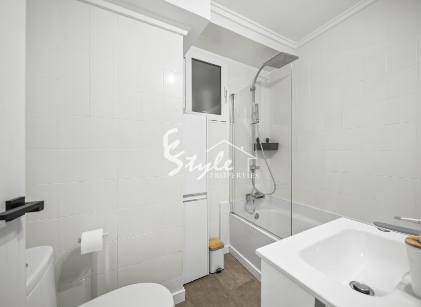 Resale - Apartamento - Torrevieja - Puerto