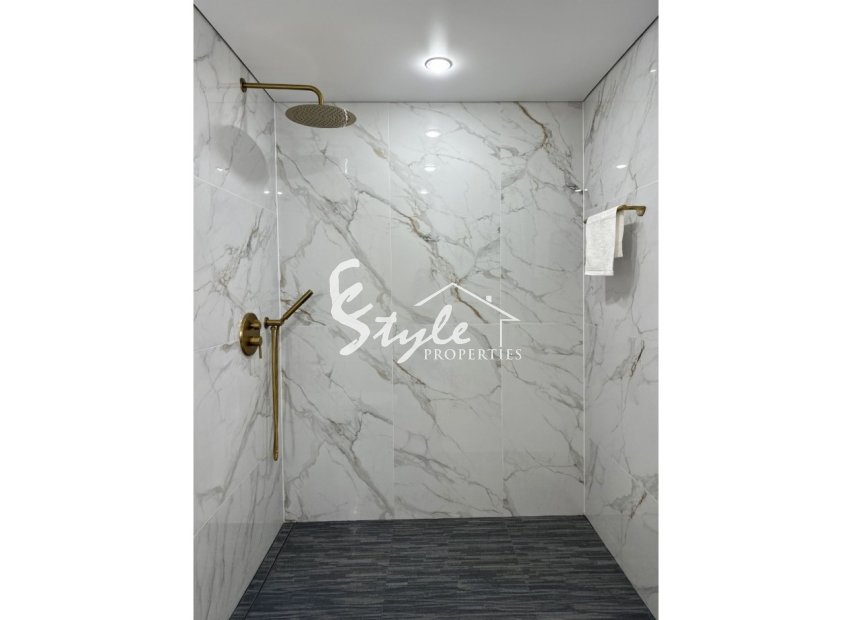 Resale - Apartamento - Torrevieja