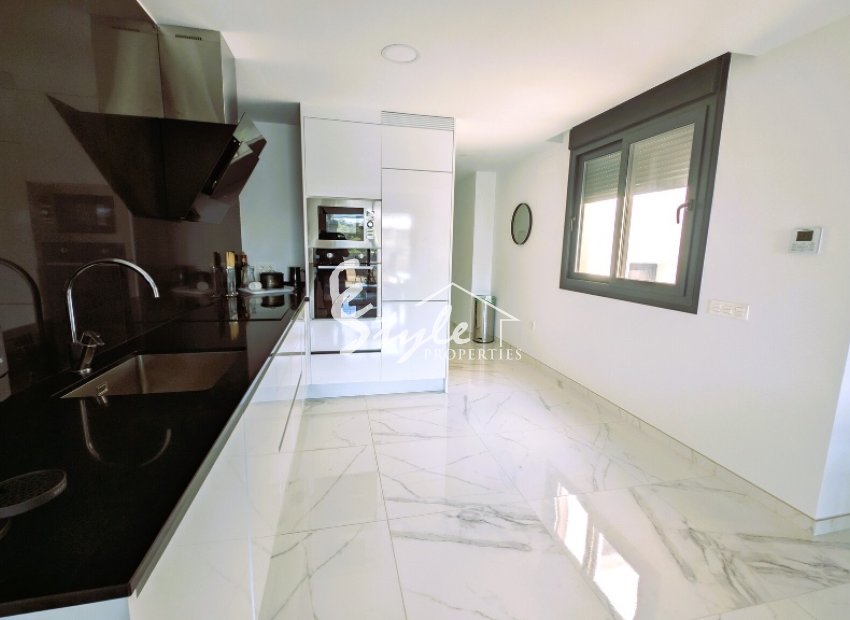 Resale - Apartment - Los Altos