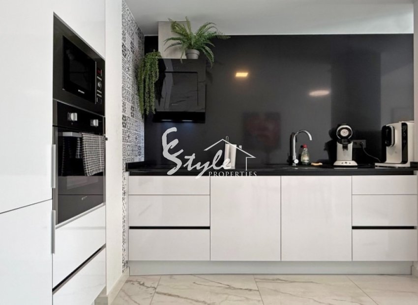 Resale - Apartment - Los Altos