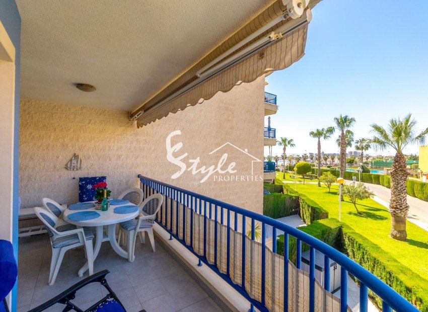 Resale - Apartment - Orihuela Costa  - Campoamor