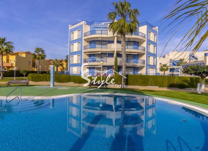 Resale - Apartment - Orihuela Costa  - Campoamor