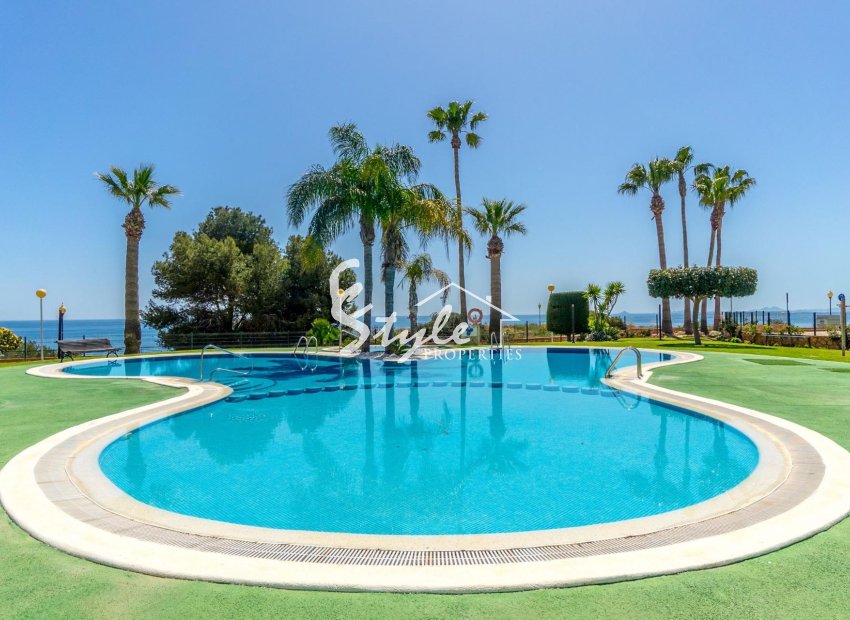 Resale - Apartment - Orihuela Costa  - Campoamor