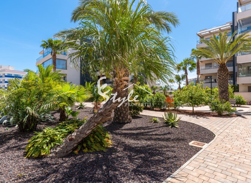 Resale - Apartment - Orihuela Costa  - Los Dolses