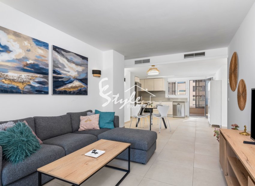 Resale - Apartment - Orihuela Costa  - Punta Prima