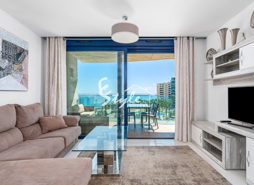 Resale - Apartment - Orihuela Costa  - Punta Prima