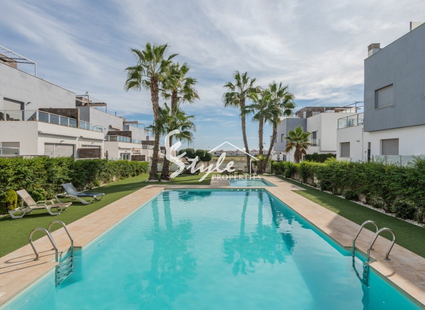 Resale - Apartment - Orihuela Costa  - Punta Prima