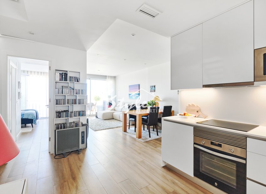 Resale - Apartment - Orihuela Costa  - Villamartin