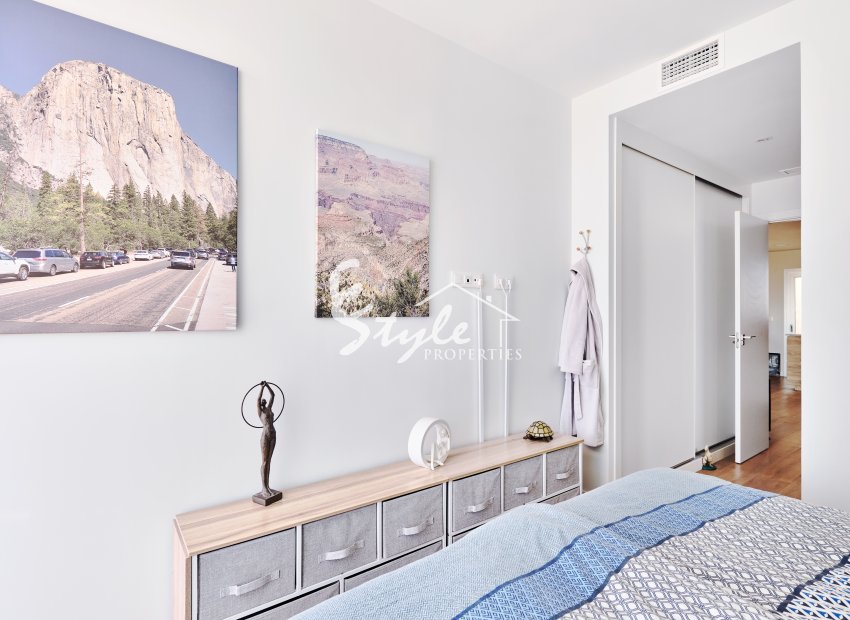 Resale - Apartment - Orihuela Costa  - Villamartin