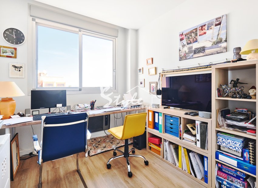 Resale - Apartment - Orihuela Costa  - Villamartin