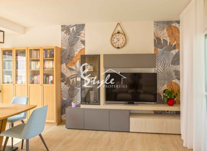 Resale - Apartment - Orihuela Costa  - Villamartin