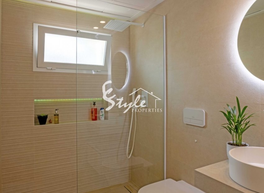 Resale - Apartment - Orihuela Costa  - Villamartin