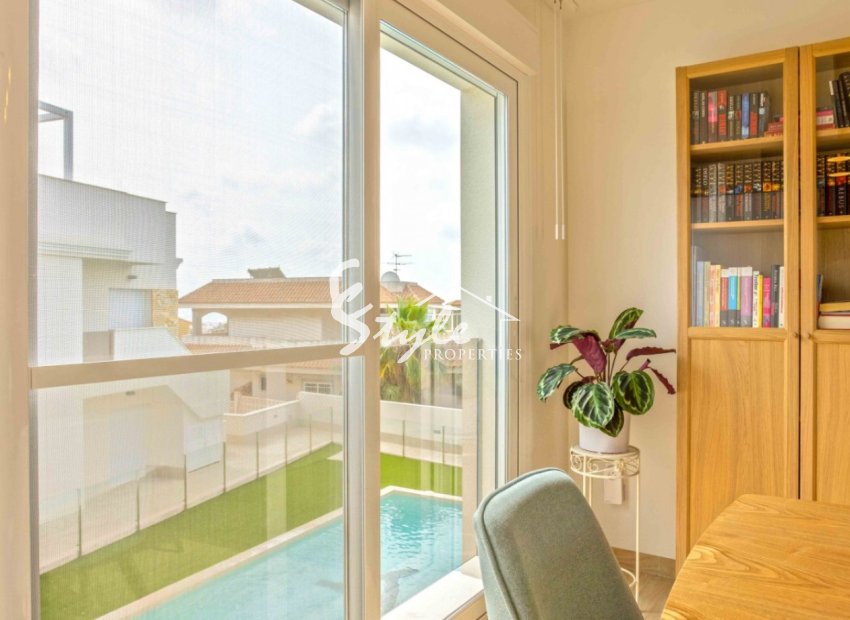 Resale - Apartment - Orihuela Costa  - Villamartin