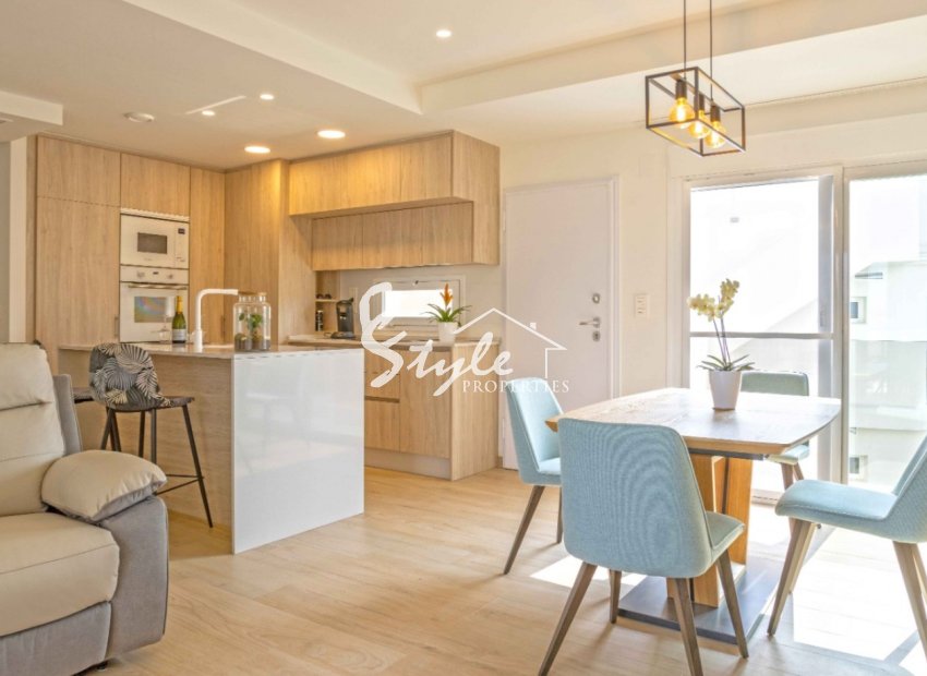 Resale - Apartment - Orihuela Costa  - Villamartin