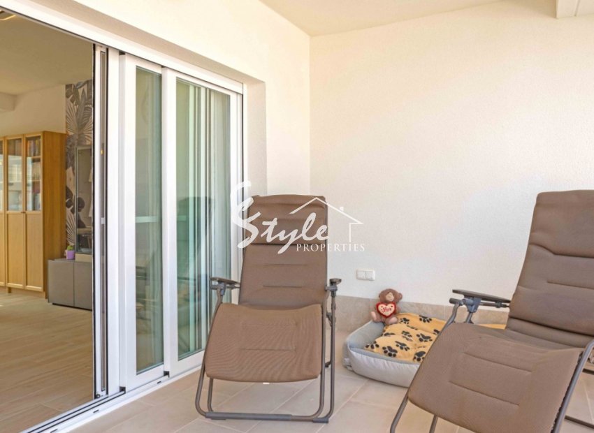 Resale - Apartment - Orihuela Costa  - Villamartin