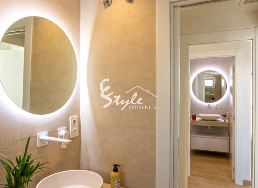 Resale - Apartment - Orihuela Costa  - Villamartin