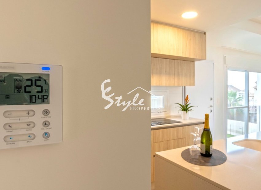 Resale - Apartment - Orihuela Costa  - Villamartin